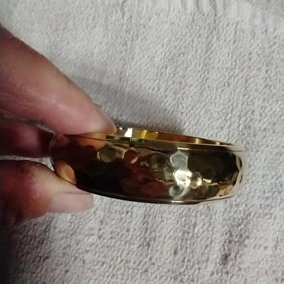 Brass half flower half hammered cut out bangle bracelet - Picture 3 of 4